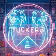 Mackenzie DaviesGugu I first met in the hotel elevator We were riding the - фото 118