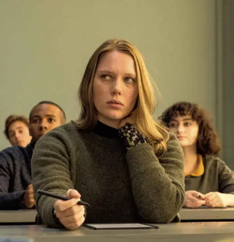 Brenna HardingSaras final violent reaction can be read in many different - фото 171