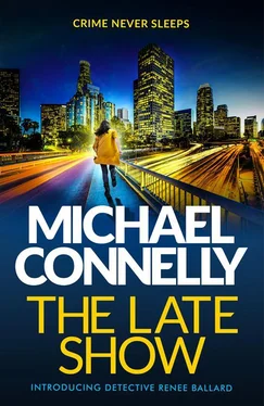 Michael Connelly The Late Show обложка книги