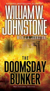 William Johnstone The Doomsday Bunker обложка книги