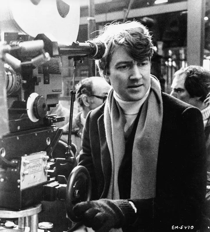 Линч на съемках фильма Человекслон в Лондоне 1979 Предоставлено - фото 26