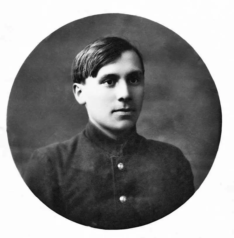 Наум Эйтингон гимназист 1917 год На обратной стороне фотографии подпись - фото 12
