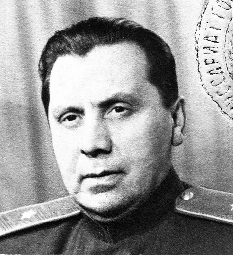Леонид Эйтингон 1950 год Зоя Леонид и Светлана 1950 год Таня с Зарубиными - фото 38