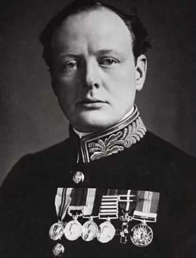 Черчилль военноморской министр 1919 год В 1895 году юноша стал младшим - фото 16