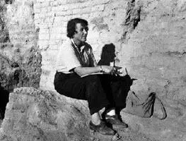 Кетлин Кеньон в Иерихоне во время раскопок 1950х годов　 Весеннее утро 1954 г - фото 35