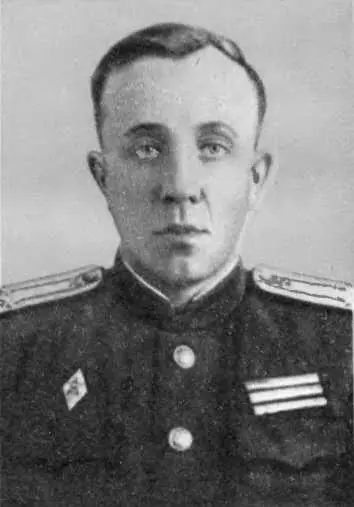 Алексей Иванович Фомин Под Сталинградом Вторая слева М А Морозова - фото 3