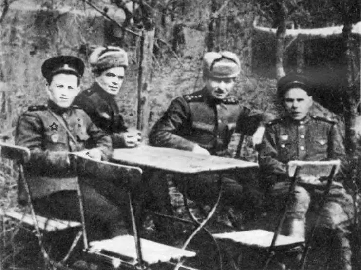 Весной сорок пятого на Одере Офицеры медицинской службы 37й гвардейской - фото 5