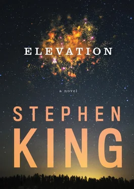 Стивен Кинг Elevation обложка книги