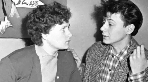 Актеры театра Современник Людмила Иванова и Олег Табаков 1958 год У старого - фото 3