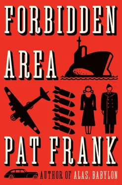 Pat Frank Forbidden Area обложка книги