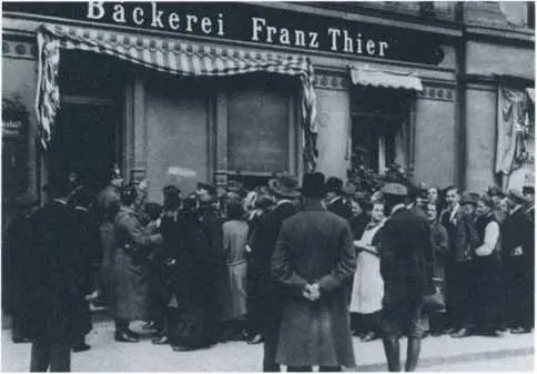 Очередь за хлебом в Берлине Кильское вооруженное восстание Здание - фото 15
