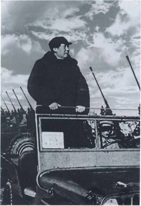 Мао Цзэдун посещает части Красной армии Китая Кантон в 1930х годах Чан - фото 33