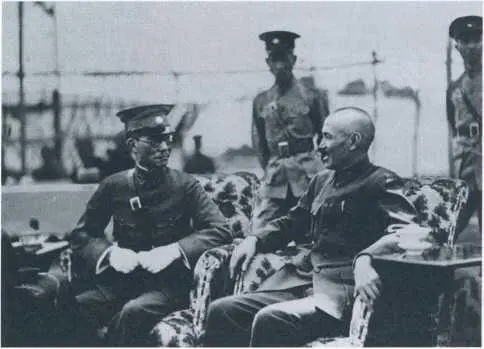 Чан Кайши с военным командованием Шествие фашистских штурмовых отрядов в - фото 35