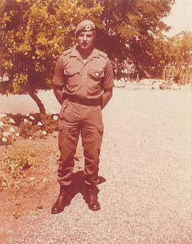As a lieutenant with 31 Battalion Even then I only wanted to do one thing - фото 23