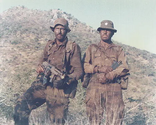 André Diedericks and me at the landing zone just before we were picked up after - фото 65