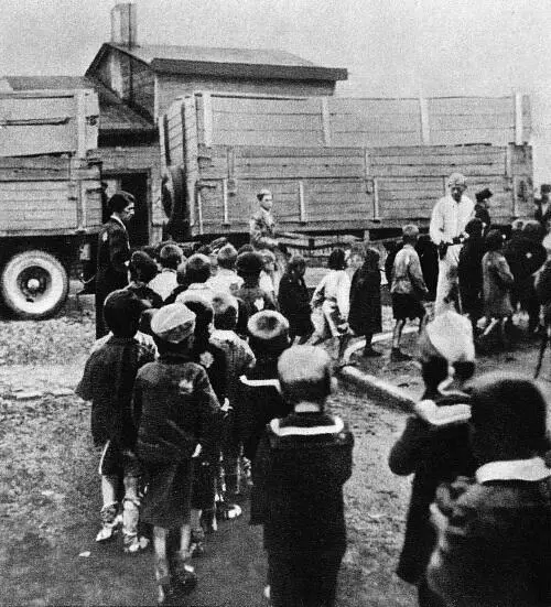 Депортация детей из детского дома в гетто 1940е гг В этот дом на Хлодной - фото 24