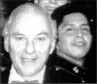 4 Former American Ambassador to the Soviet Union Arthur Hartman standing in - фото 5