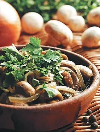 Основные продукты Шампиньоны 1 кг Репчатый лук 200 г Растительное масло - фото 35