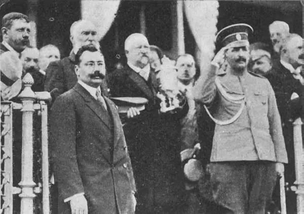 Я И Бутович в день победы Кронпринца в Императорском призе 1912 г - фото 12
