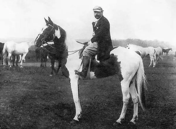 Яков Иванович Бутович 1912 г Н С Самокиш пишет портрет знаменитого - фото 20