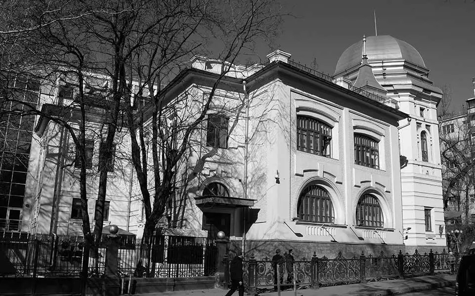 А в середине 1920х тут расположился Дом офицеров Местная молодежь ходила сюда - фото 259