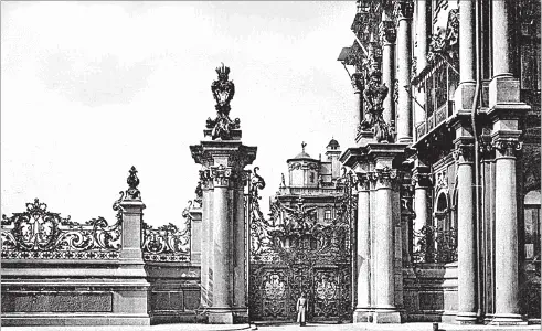 Ворота и ограда Собственного сада Зимнего дворца Фасад на Неву украшен - фото 94