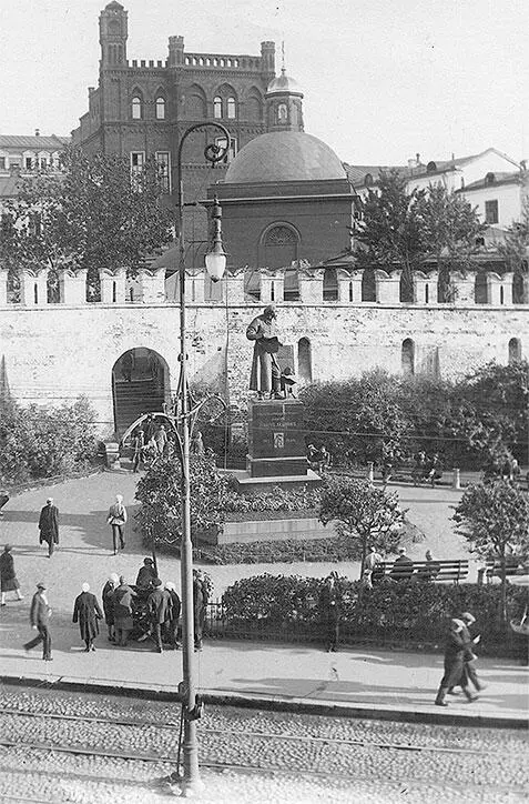 Памятник Ивану Фёдорову Фото 19271932 годов из архива П В Сытина Памятник - фото 318