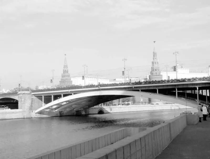 Большой Каменный мост Да и в обычные дни на мосту было не протолкнуться По - фото 8