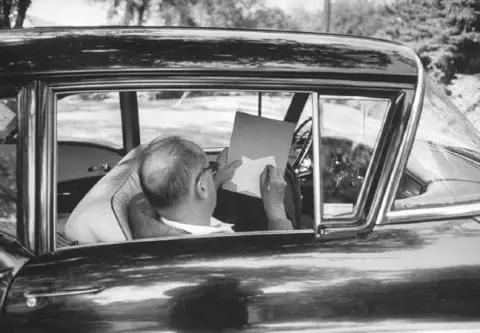 Nabokov recreating the process of writing Lolita on note cards From there the - фото 7