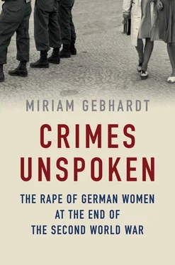 Miriam Gebhardt Crimes Unspoken: The Rape of German Women at the End of the Second World War обложка книги