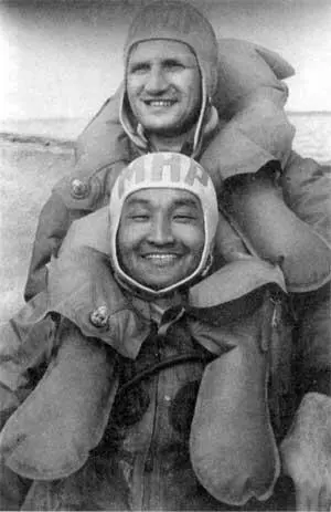 Первый космонавт Монголии Жугдэрдемедийн Гуррагча вырос далеко от моря Но он - фото 41