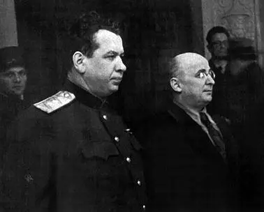 Сергей Никифорович Круглов и Лаврентий Павлович Берия Поняв что Мехлис не - фото 20