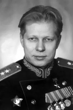 Дмитрий Фёдорович Устинов 5000 карат в квартал или 20 000 карат в год  таков - фото 55