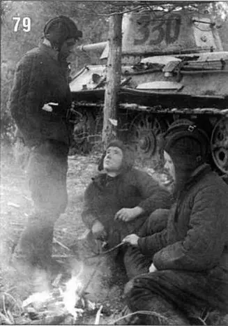 Экипаж танка T3476 ст сержант ВЕфимов ст сержант МБуриков и старшина - фото 101