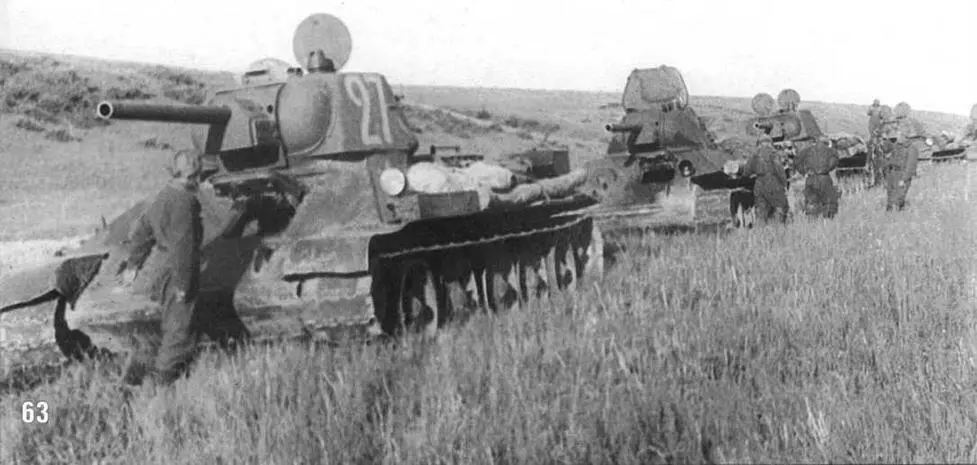 Танки части гвардии полковника ВВСытника 1943 г Колонна танков KB1C - фото 64