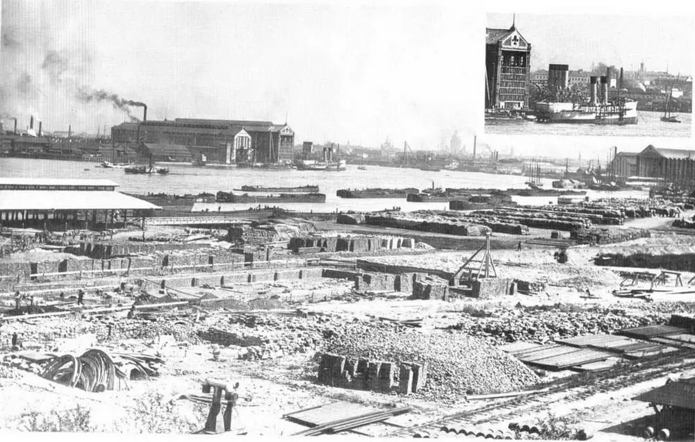 Панорама Балтийского завода Лето 1900 г У эллинга стоит минный транспорт - фото 66