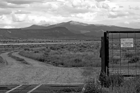 Mine entrance in the Ambrosia Lake area just east of NM 509 Mt Taylor is in - фото 8