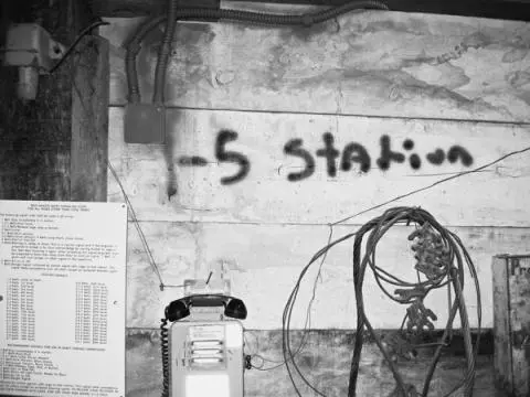 The 15 level station There was nothing fancy about life underground as the - фото 11