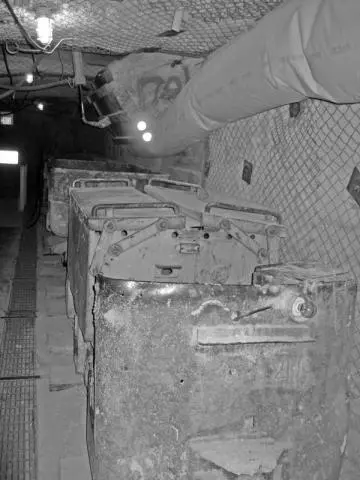Able to haul many tons of ore these relatively small yet powerful machines - фото 14