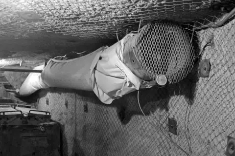 Ventilation tube with a blower attached These devices brought fresh air into - фото 17