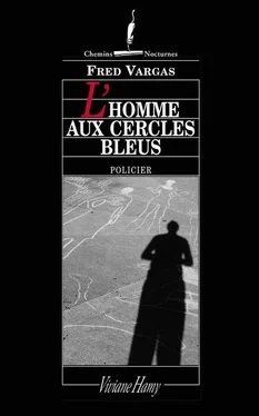 Fred Vargas L'Homme aux cercles bleus обложка книги