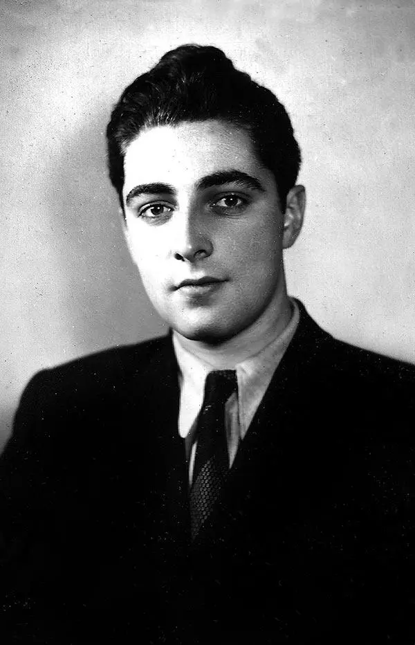 Такие прически носили в конце 1950х гг Что вы делаете в Москве спросил - фото 43