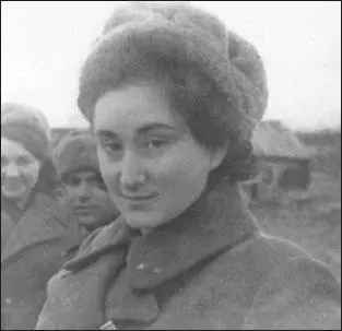 Yelena Rzhevskaya in 1943 Theo Auerbachs GermanRussian dictionary of - фото 4
