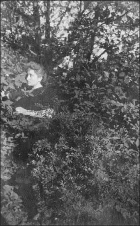 Yelena Rzhevskaya at Finow where the remains of Hitler and Goebbels were - фото 18