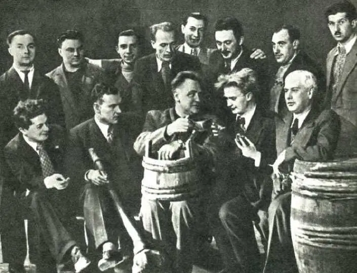 Богдан Хмельницким Режиссер И Савченко Киевская киностудия 1941 год Можно - фото 201