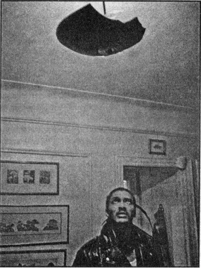 Раскокать светильник бейсбольной битой это замечательный метод позволяющий - фото 18