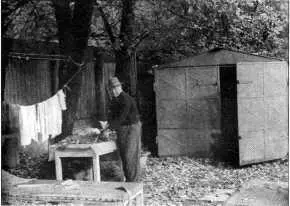Дачные заботы 1960 год Последнее любительское фото СН Круглова 1977 - фото 71