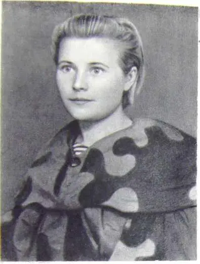 Катя Михайлова с разведчиками 1944 г Катя Михайлова в бою на Керченском - фото 21
