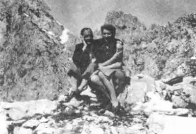 Фотография из личного архива Мюллер со своей спутницей жизни Анной Ш в - фото 2