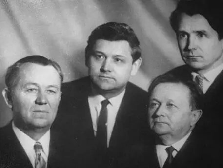 Слева направо Борис Валерий Аркадий Василий Кононковы Учёба в - фото 5